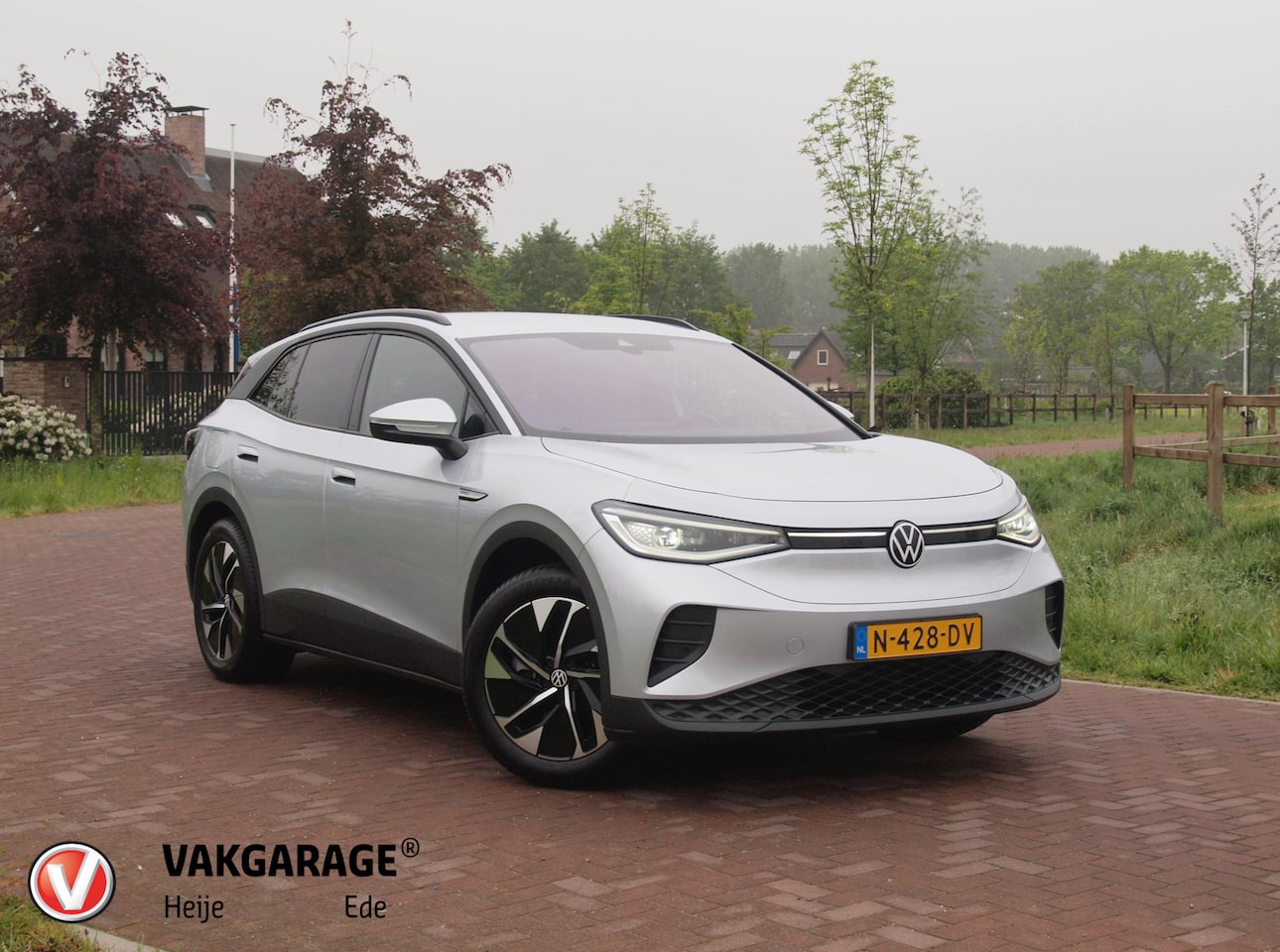 Volkswagen ID.4 - Business 77 kWh | Camera | Trekhaak | Sfeerverlichting | Apple Carplay | - AutoWereld.nl