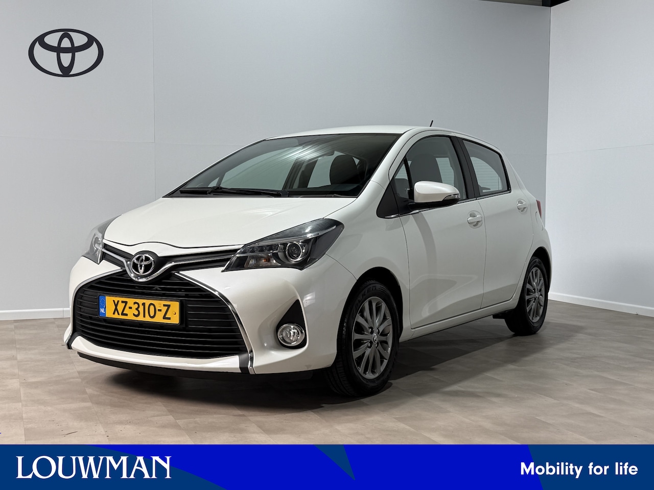 Toyota Yaris - 1.3 VVT-i Trend | Navigatie | - AutoWereld.nl