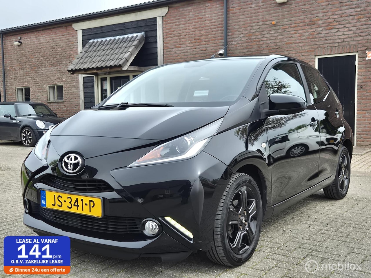 Toyota Aygo - 1.0 VVT-i x-play I Camera I CV I Airco I Limiter/Cruise - AutoWereld.nl