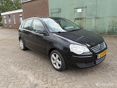 Volkswagen Polo - 1.4-16V Trendline