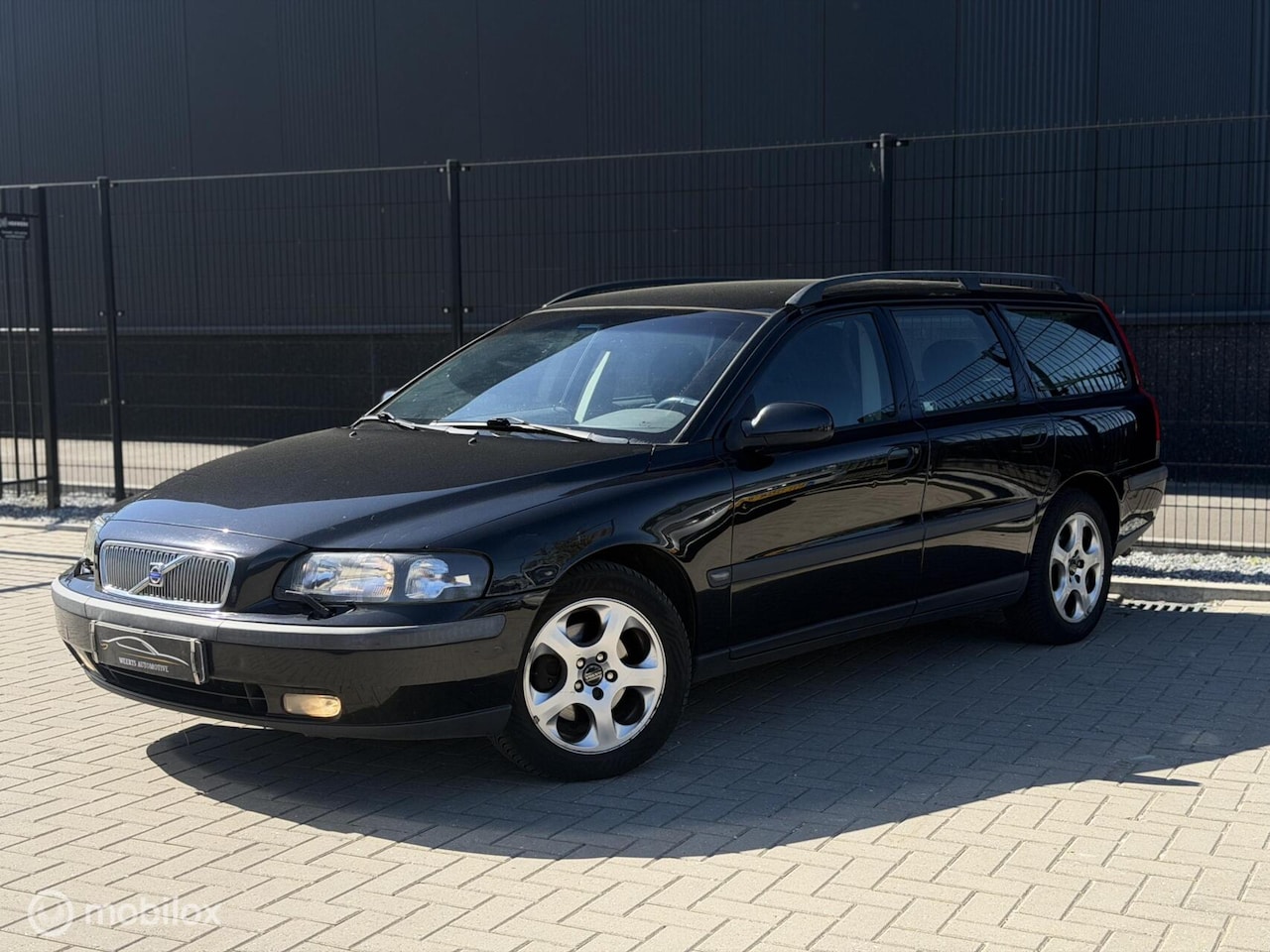Volvo V70 - 2.4 |AUT|NWE DISTRIBUTIE+APK|LEDER|STOELVW|CRUISE| - AutoWereld.nl