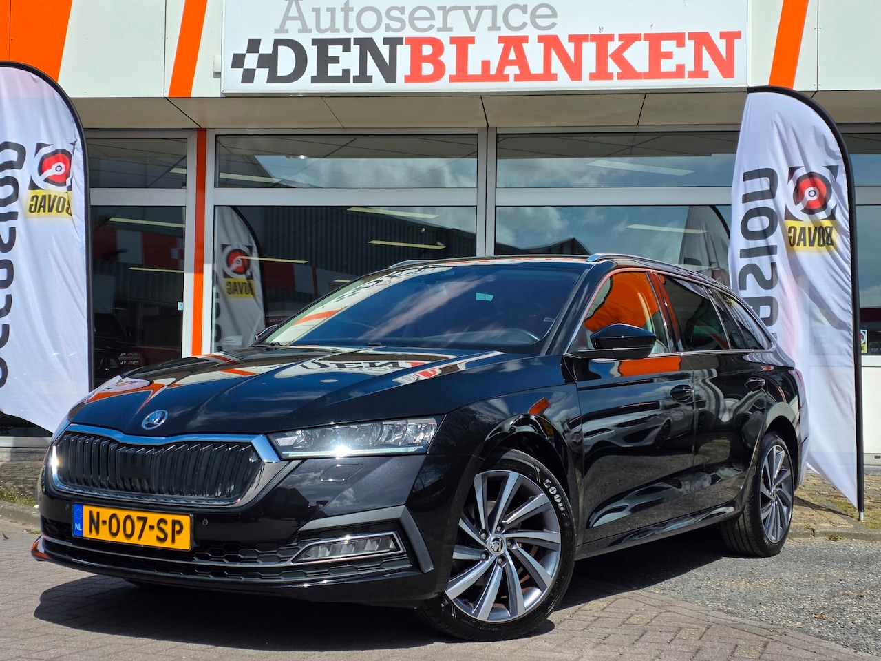 Skoda Octavia Combi - 1.0 e-TSI Business Edition Plus Automaat BJ.2022 / Navi / Led / Keyless / Clima / 18"Lmv / - AutoWereld.nl