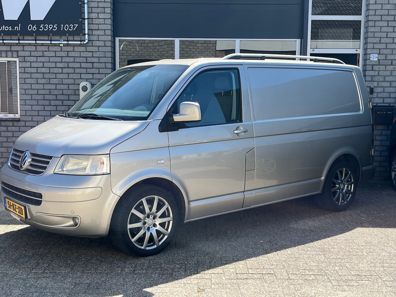 Volkswagen Transporter - 2.5 TDI 300 Budgetline DC Automaat 2x deurtjes .174 pk - AutoWereld.nl