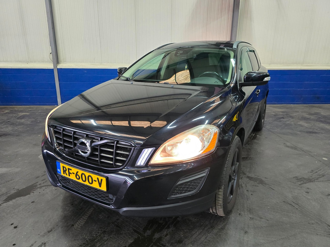 Volvo XC60 - 2.0 D3 Momentum 2.0 D3 Momentum - AutoWereld.nl