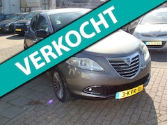 Lancia Y(psilon) - Ypsilon 0.9 TwinAir Platinum 5drs leer airco boekjes nap apk