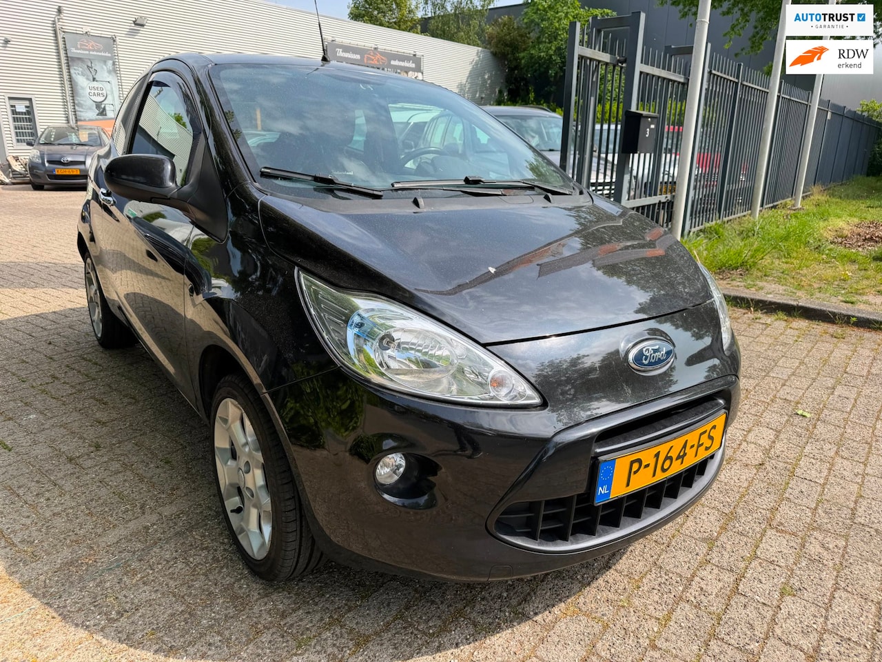 Ford Ka - 1.2 Limited edition INDIVIDUAL start/stop, airco, elec pakket , mettallic kleur, apk eind - AutoWereld.nl
