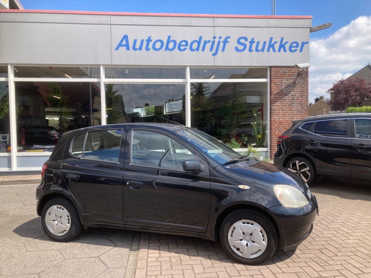 Toyota Yaris - 1.3VvT-i Idols 5 Drs. Airco 151000 km - AutoWereld.nl