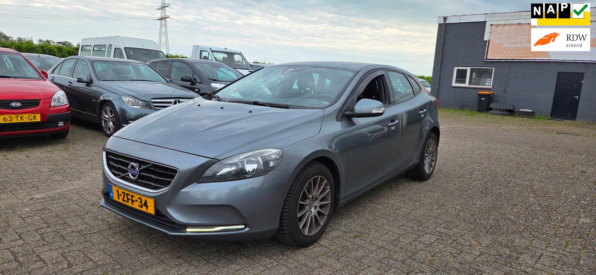 Volvo V40 - 2.0 D4 Kinetic Business |190pk| Apk 12-2026| - AutoWereld.nl