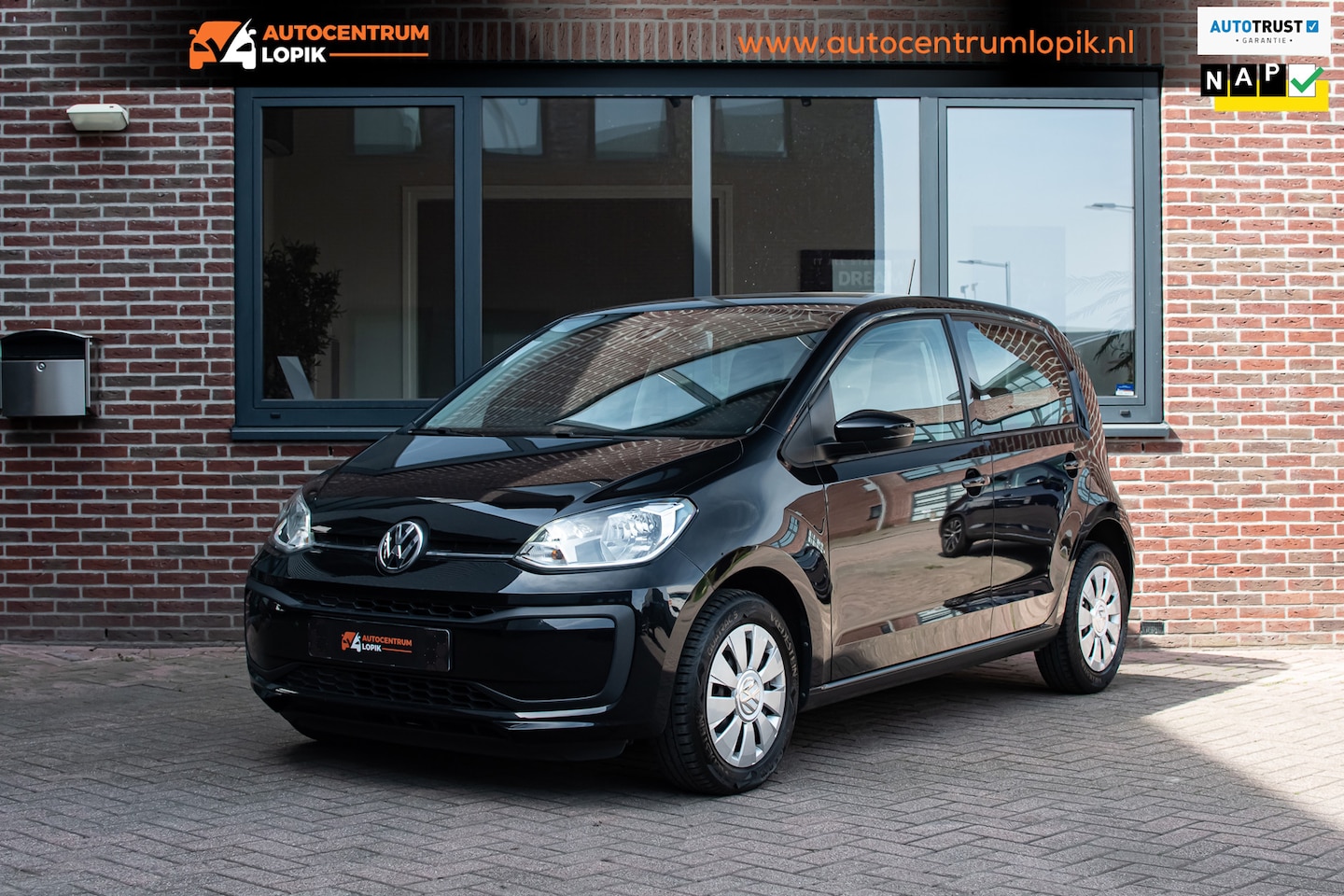 Volkswagen Up! - 1.0 BMT move up! NAP/DAB/Airco/Elektrische ramen - AutoWereld.nl