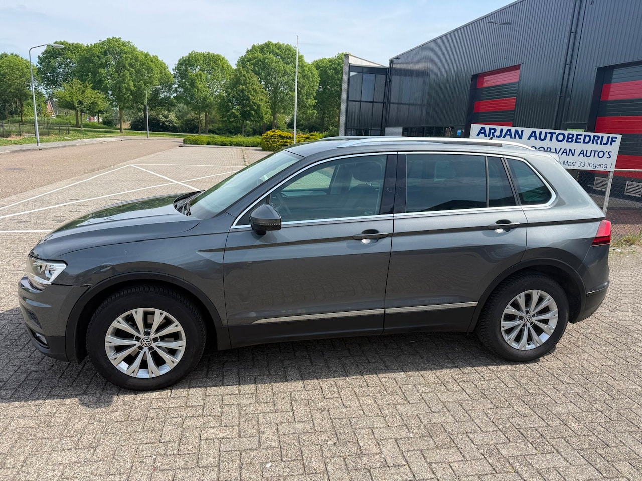 Volkswagen Tiguan - 1.4 TSI ACT Connected Series 1.4 TSI ACT Connected Series - AutoWereld.nl