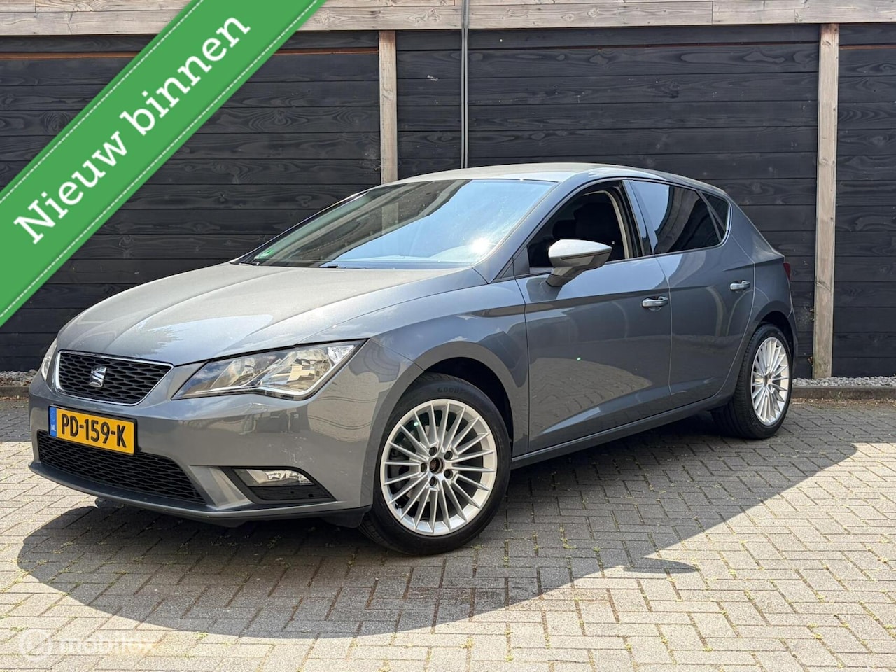 SEAT Leon - 1.2 TSI Style 110 PK Clima / LM / 17" / 97.546 KM!!! - AutoWereld.nl