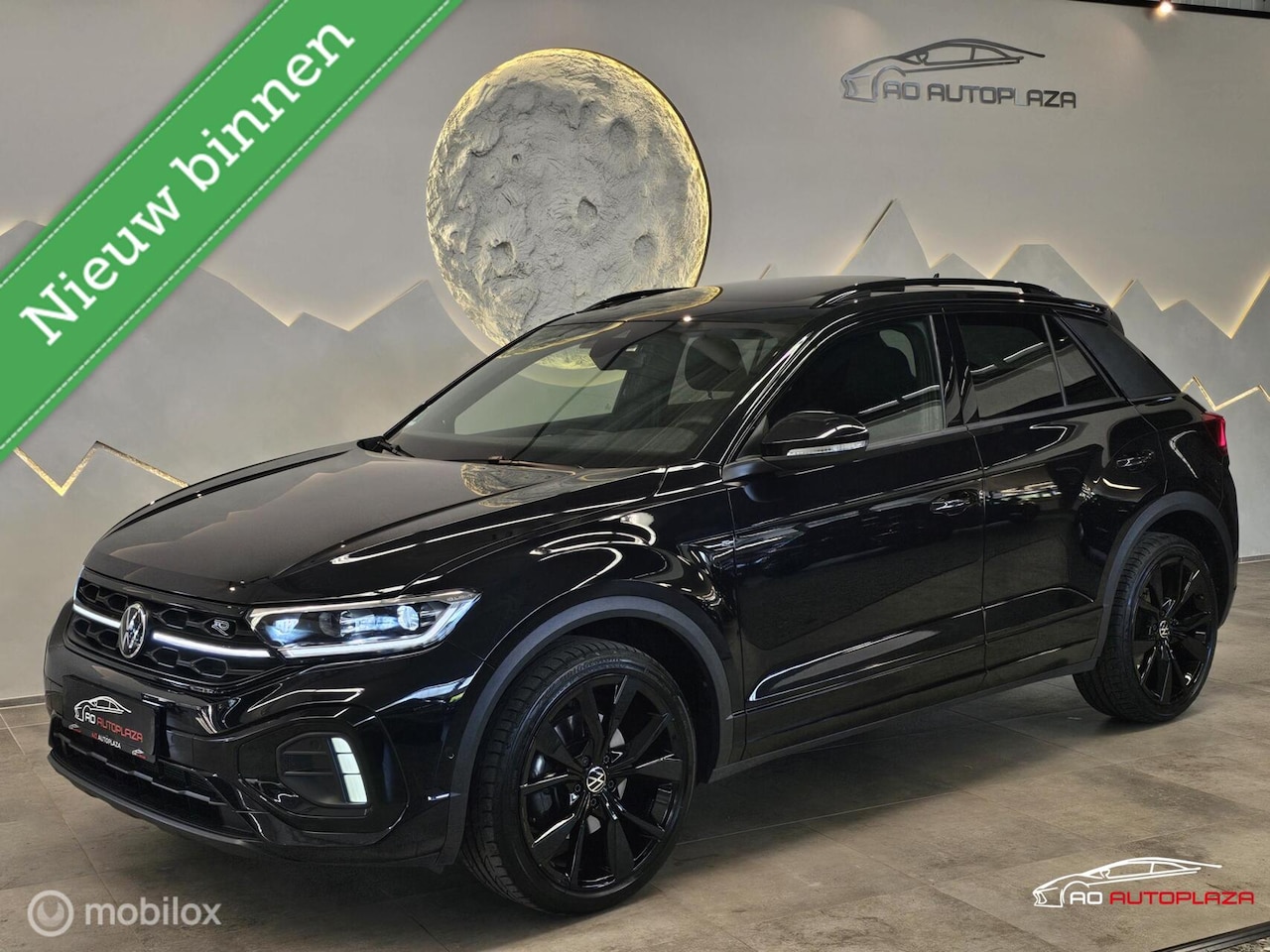 Volkswagen T-Roc - 1.5 TSI 3x R-Line Panoramadak/Keyless/Beats/Black Style - AutoWereld.nl