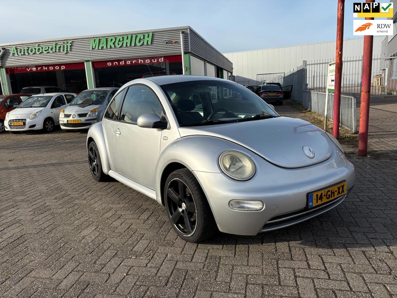 VOLKSWAGEN NEW BEETLE
