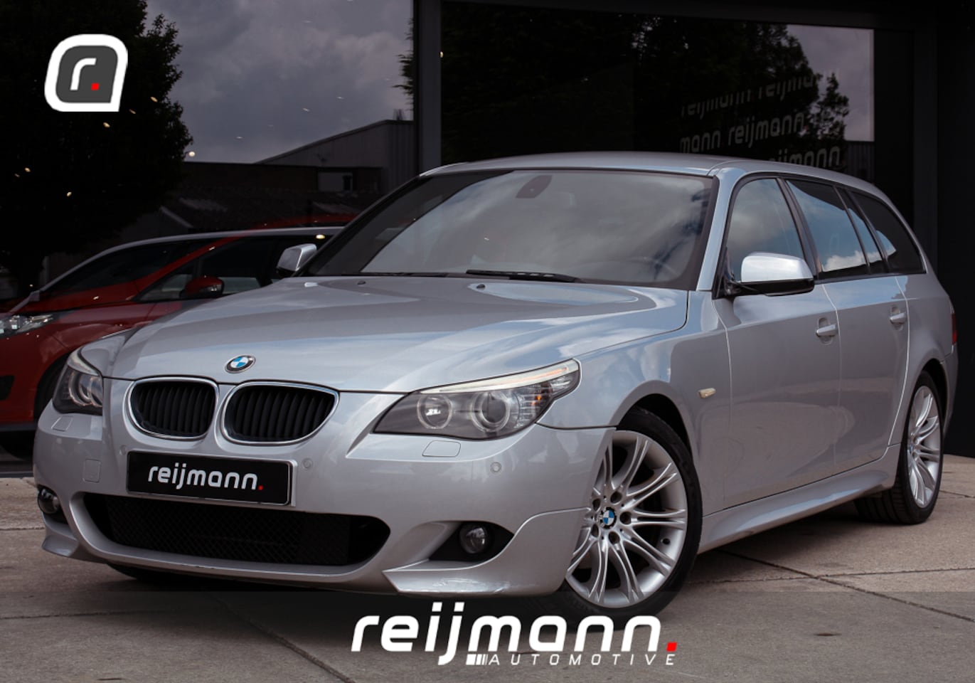 BMW 5-serie Touring - 520i M-Sport Edition LCI | NL Auto | 2de Eigenaar | Youngtimer - AutoWereld.nl