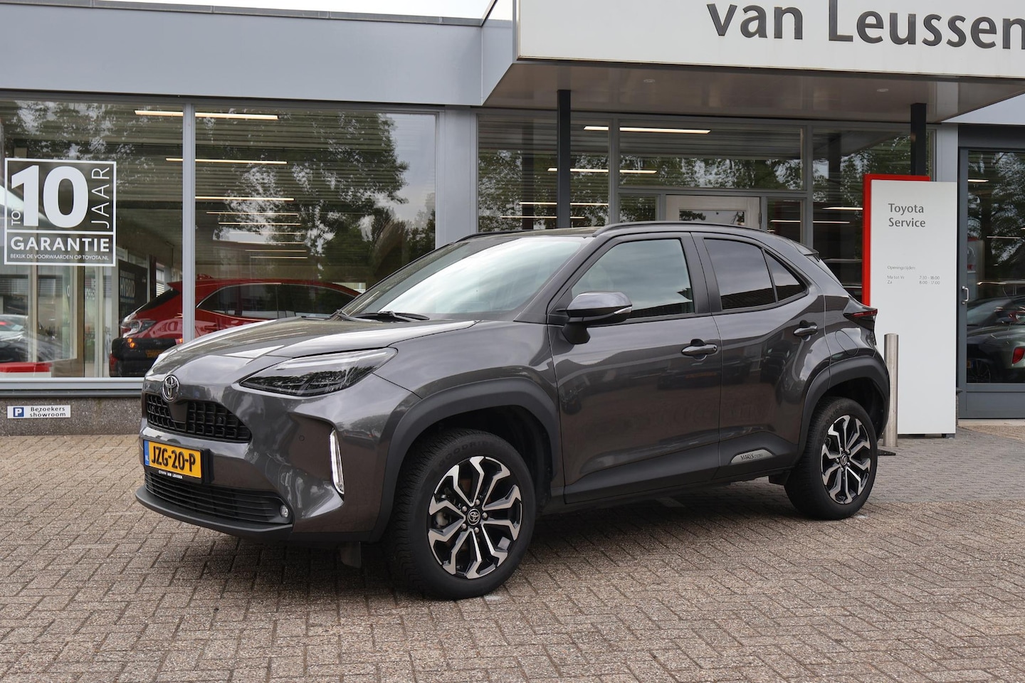 Toyota Yaris Cross - 1.5 Hybrid 115 FIRST EDITION WISSER/STUUR&STOELVERW. LED APPLE/ANDROID DAB AD CRUISE - AutoWereld.nl