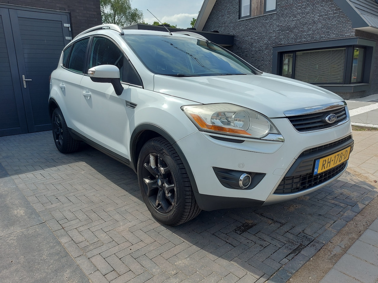Ford Kuga - 2.5 20V - AutoWereld.nl