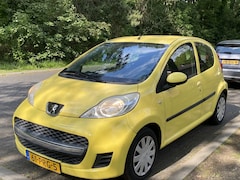 Peugeot 107 - 1.0-12V Millesim 200
