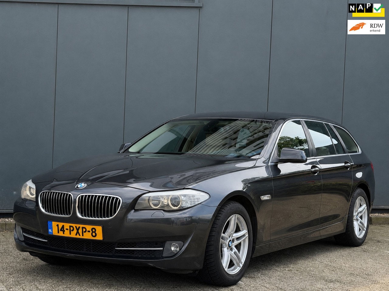 BMW 5-serie Touring - 528i High Executive | Nap | Luchtvering | Nette staat - AutoWereld.nl