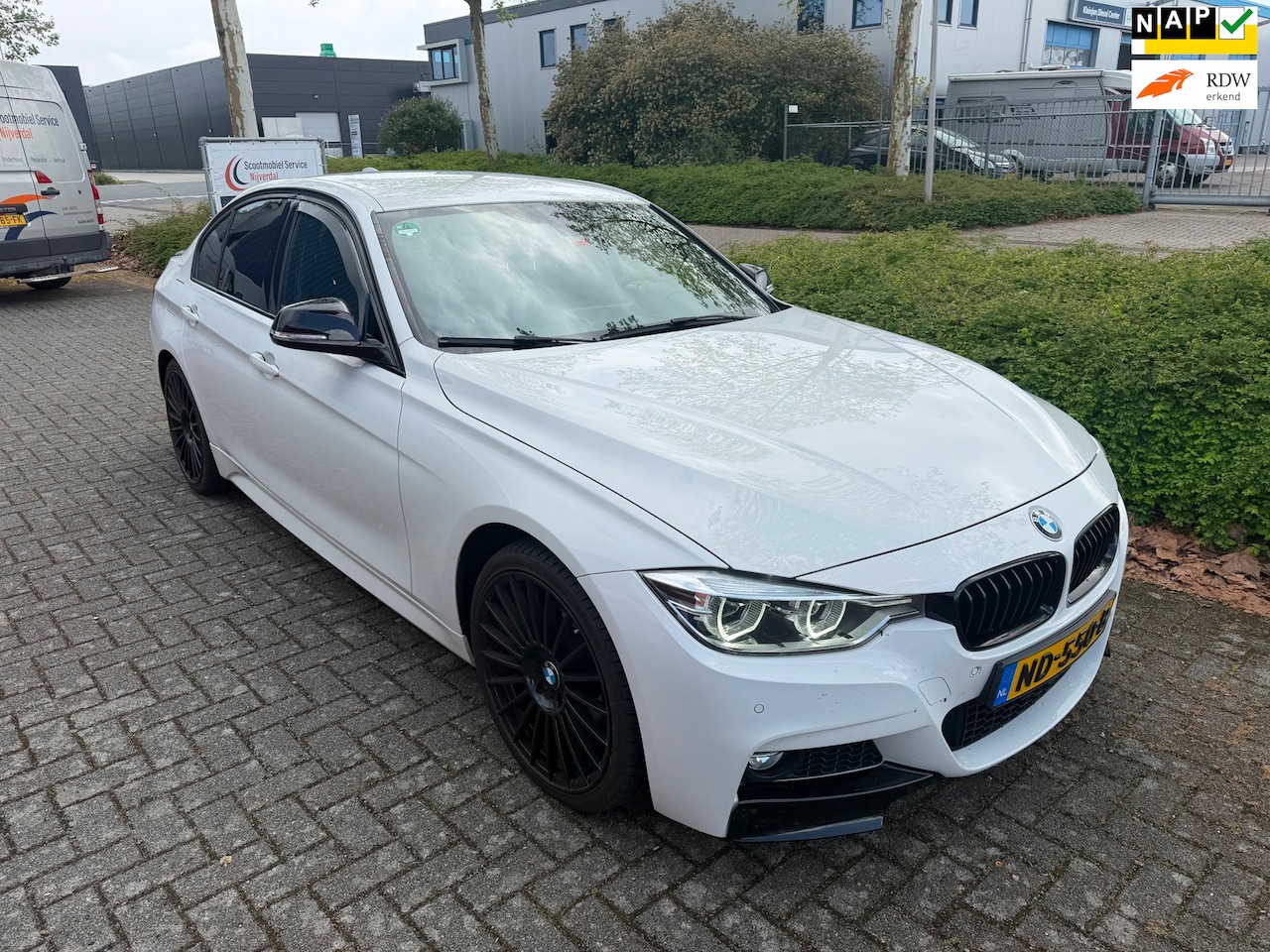 BMW 3-serie - 330e|M-pakket|flippers|lederen interieur|B48 motor|87SOH|Cruise|PDC|Topstaat - AutoWereld.nl