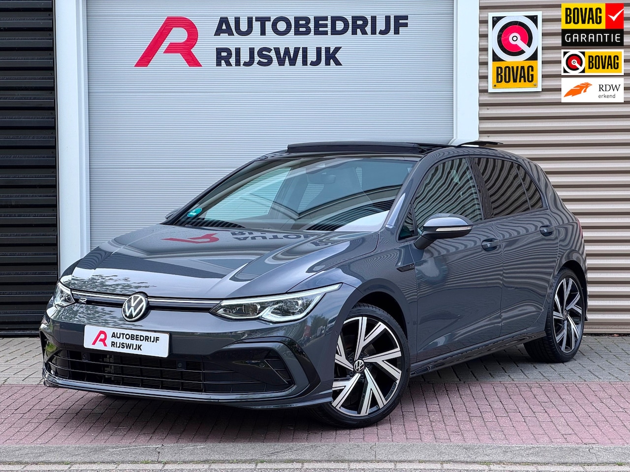 Volkswagen Golf - 1.5 eTSI R-Line Pano/H&K/Matrix/Trekhaak - AutoWereld.nl