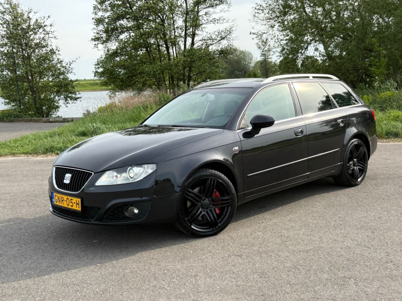 SEAT Exeo ST - 2.0 TSI AUTOMAAT Leder Xenon Stoelverw Businessline - AutoWereld.nl