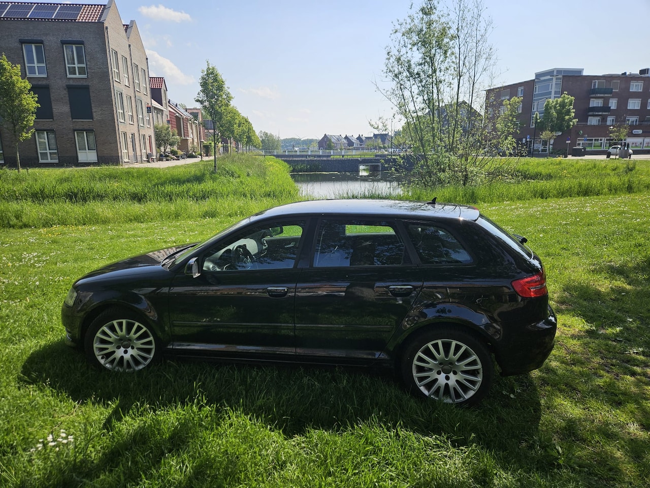 Audi A3 Sportback - 1.6 TDI Attraction 102 gram - AutoWereld.nl