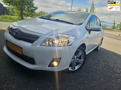 Toyota Auris - 1.8 Full Hybrid Dynamic GARANTIE