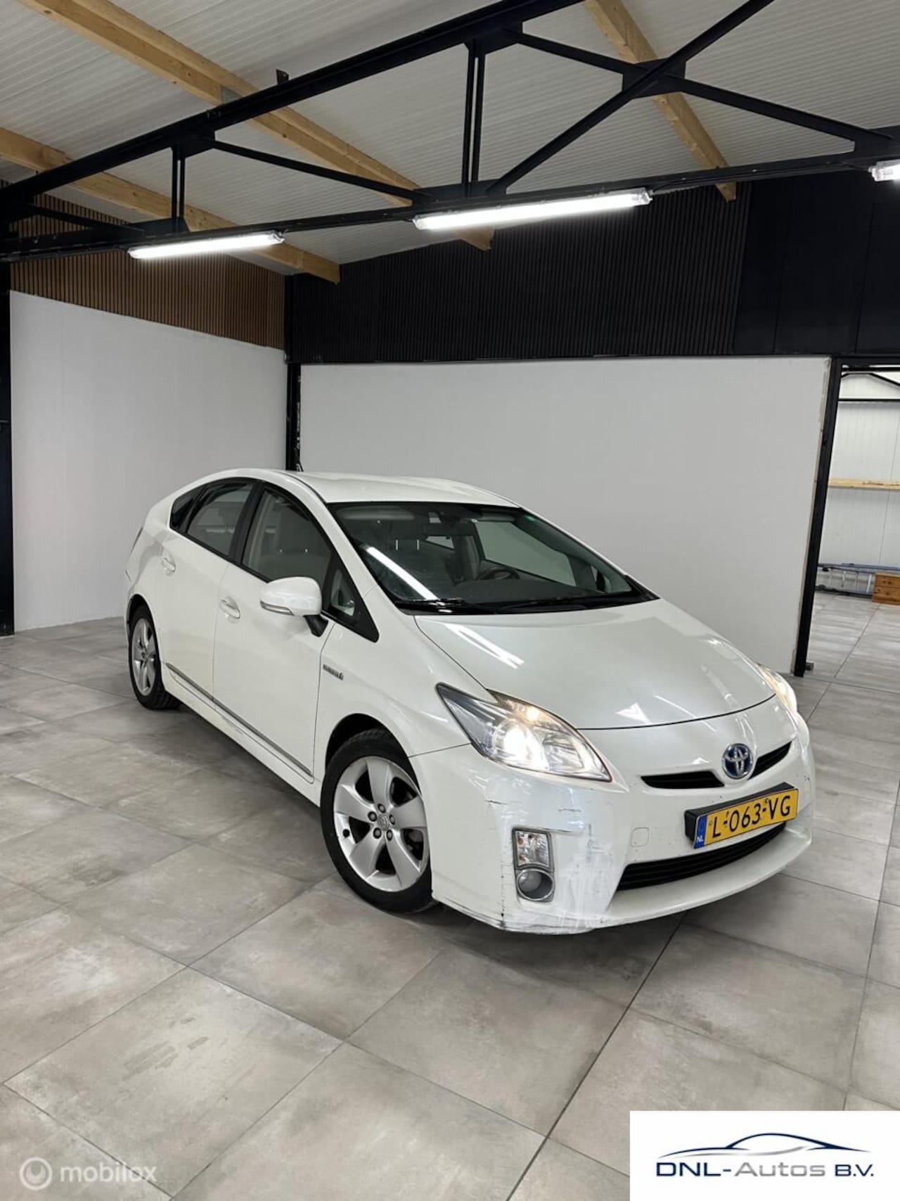Toyota Prius - 1.8 Hybrid Business | HUD | Keyless |2 Sleutels - AutoWereld.nl