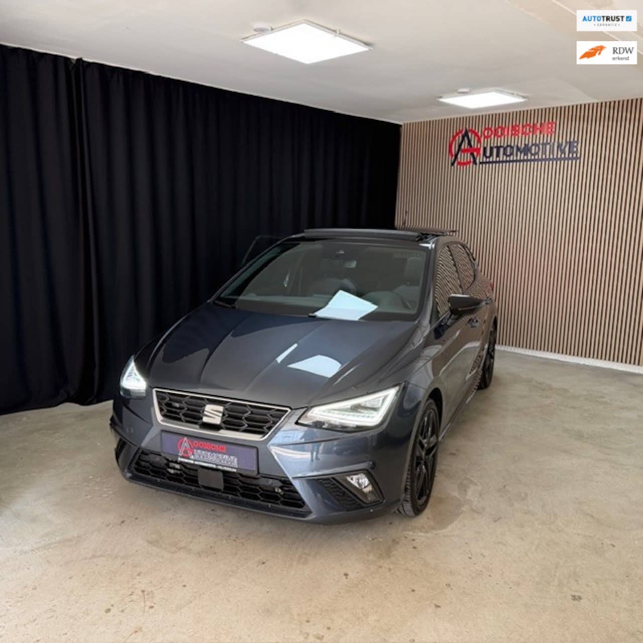 SEAT Ibiza - 1.0 TSI FR Pano. volll opties. slechts 26.000 km!! - AutoWereld.nl