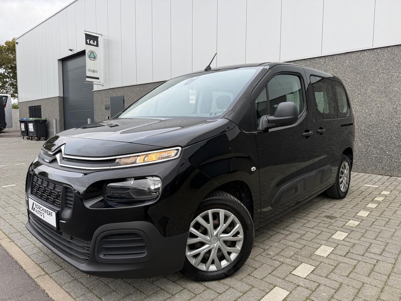 Citroën Berlingo - 1.2 Benzine | Bluetooth | 5 zitplaatsen - AutoWereld.nl