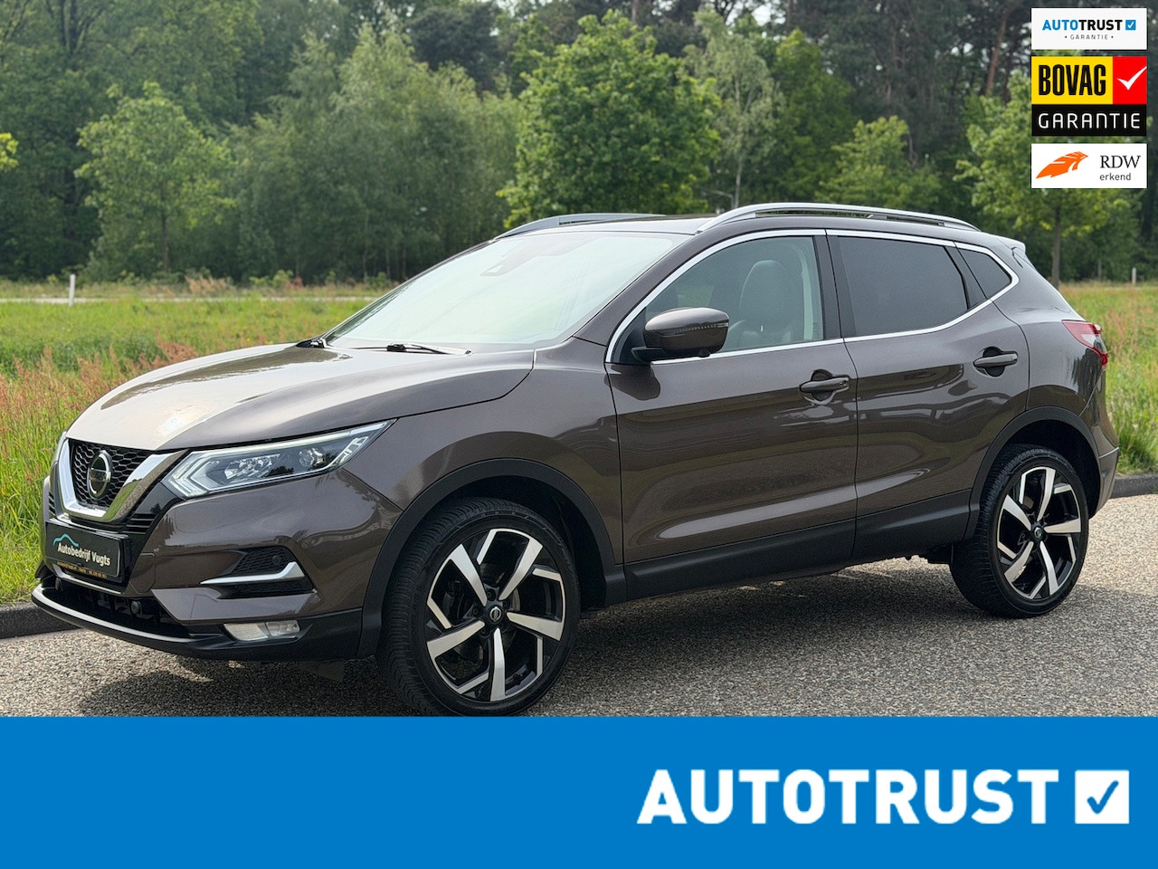 Nissan Qashqai - 1.3 DIG-T Tekna Plus Akari *Pano*Camera*Leder - AutoWereld.nl