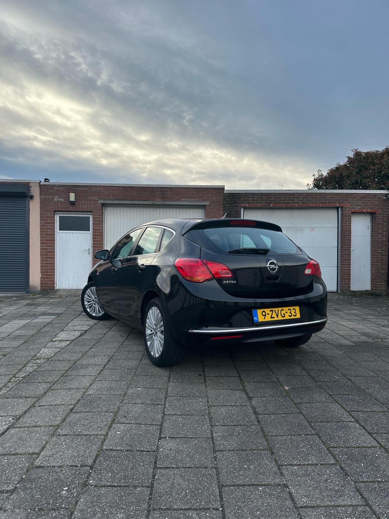 Opel Astra - 1.4 Turbo Design Edition Opel Astra 1.4 Turbo Design Edition | 52.000 KM | Navi | Cruise | APK 2027 - AutoWereld.nl