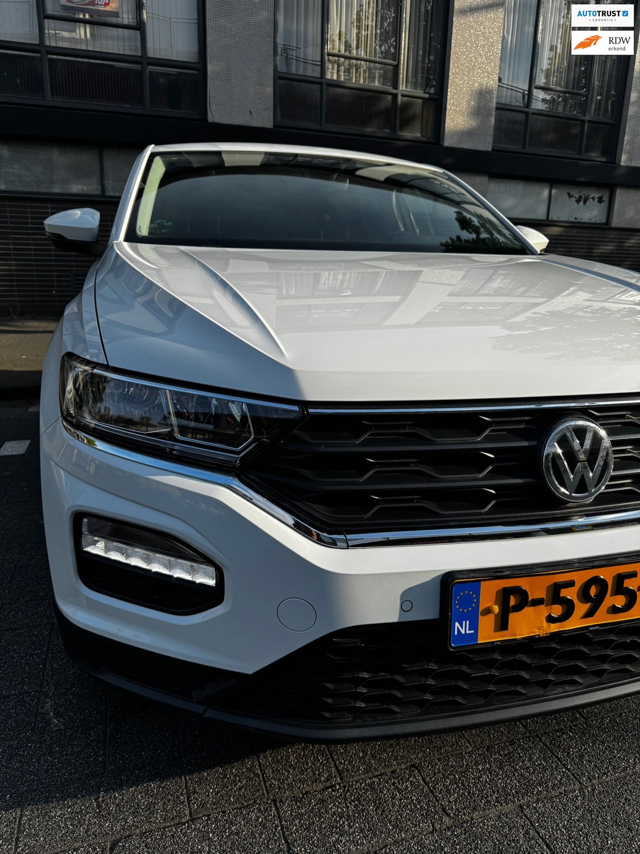 Volkswagen T-Roc - 1.0 TSI AIRCO LED HILLHOLD TOPSTAAT - AutoWereld.nl