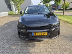 Lynk & Co 01 - 1.5 Full Black gespoten inclusief remklauwen