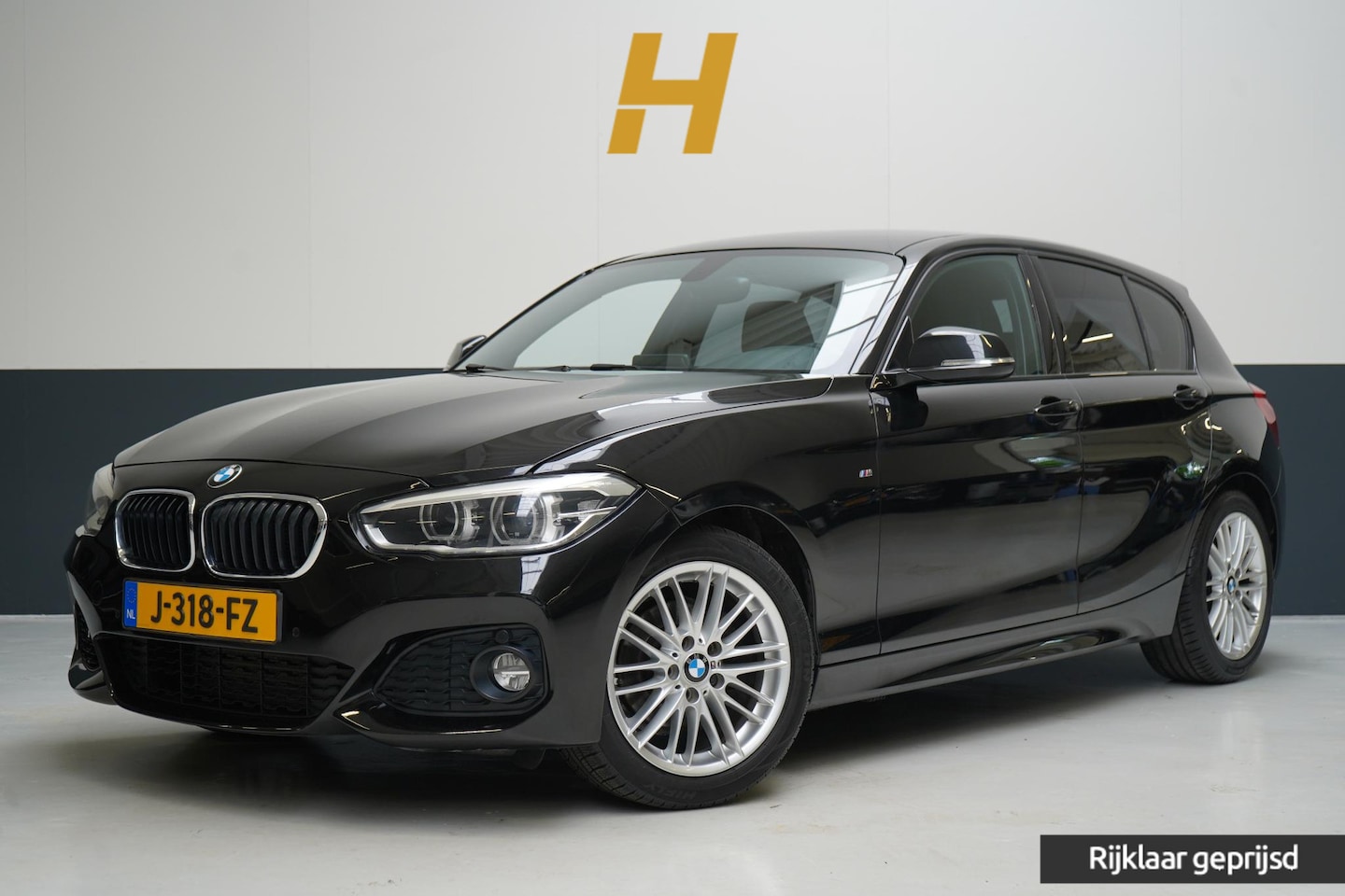 BMW 1-serie - 116i Edition M Sport Shadow | Navigatie | Lm velgen | Leder | Unieke km-stand - AutoWereld.nl