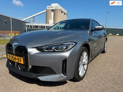 BMW i4 - EDrive35 High Executive_AKTIE PRIJS_NETTE AUTO_PAS BEURT GEHAD