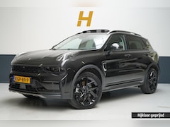 Lynk & Co 01 - 1.5 | Zwart optiek | Panoramadak | Navigatie | Memory | Apple CarPlay