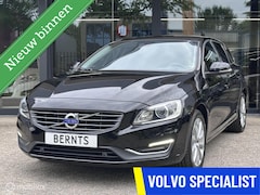 Volvo V60 - T4 Summum|Leder|Navigatie|Trekhaak afneembaar|Parkeercamera|PDC V+A|DAB