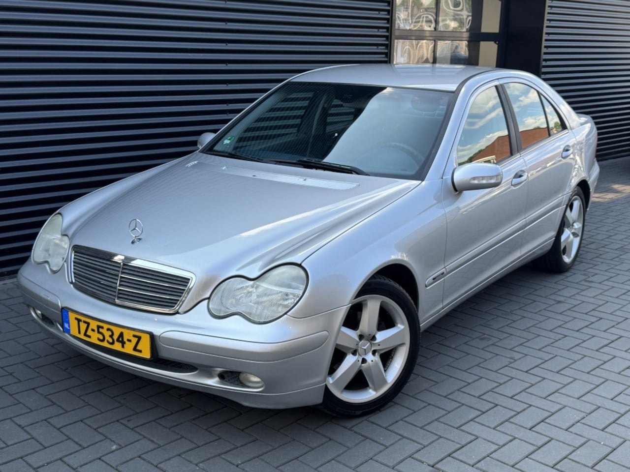 Mercedes-Benz C-klasse - 180 K. Classic AUTOMAAT| ZEER MOOI| ROESTVRIJ - AutoWereld.nl