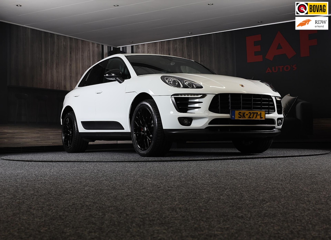 Porsche Macan - 2.0 / Luchtvering / Camera / Cruise Control / Dode Hoek / F1 / Lane Assist / Leder / Memor - AutoWereld.nl