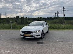 Volvo V60 - D6 R-Design | Pano | Keyless | ACC | Dealer onder
