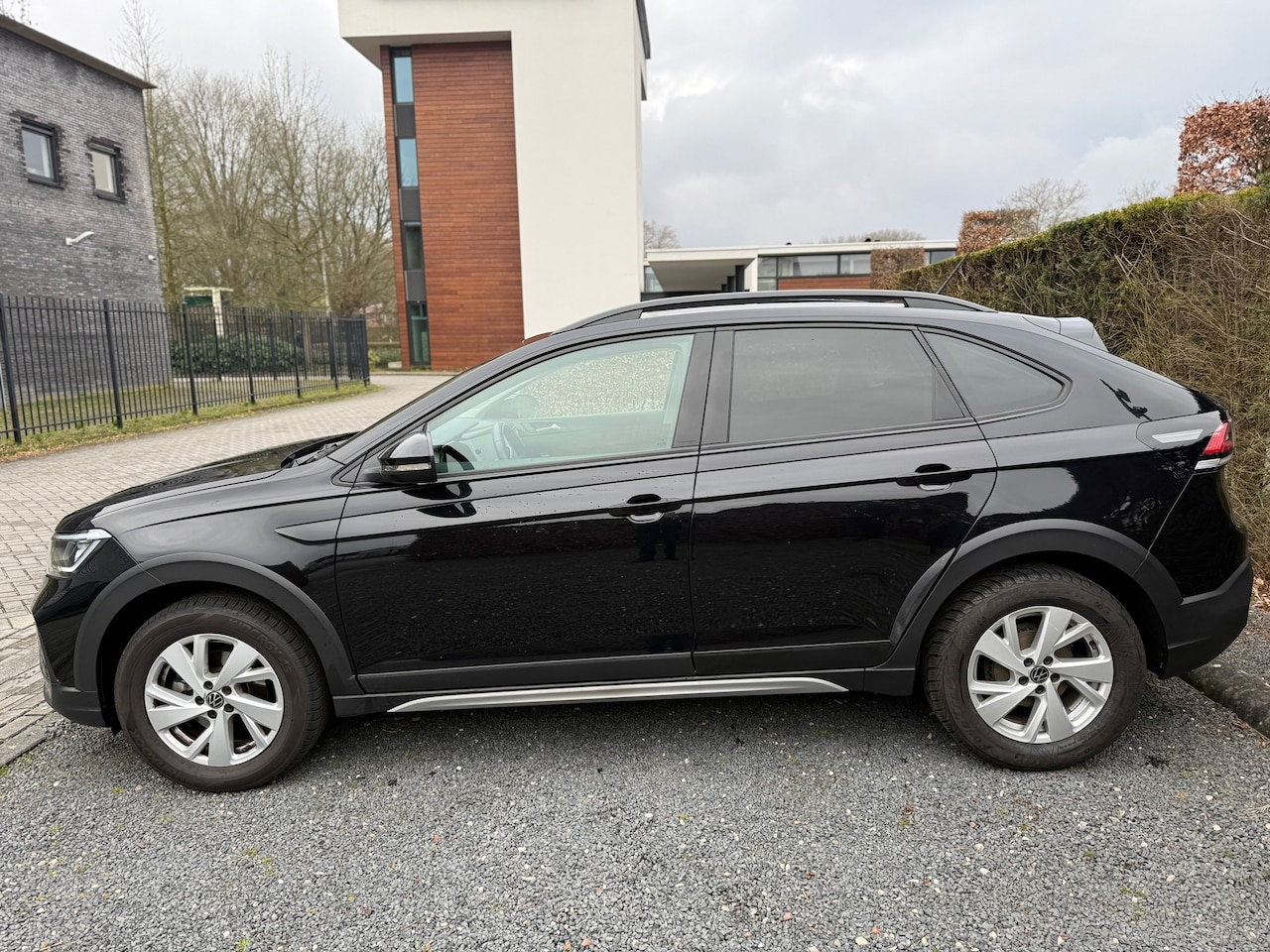 Volkswagen Taigo - 1.0 TSI Life Edition | CarPlay | Stoelverwarming | Zwart - AutoWereld.nl