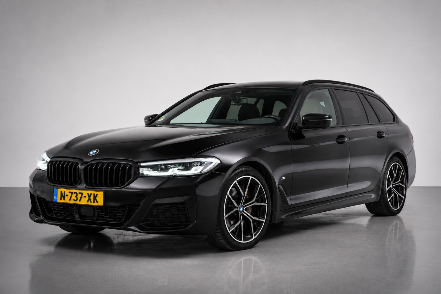 BMW 5-serie Touring - 520d xDrive Business Edition Plus 520d xDrive Business Edition Plus - AutoWereld.nl