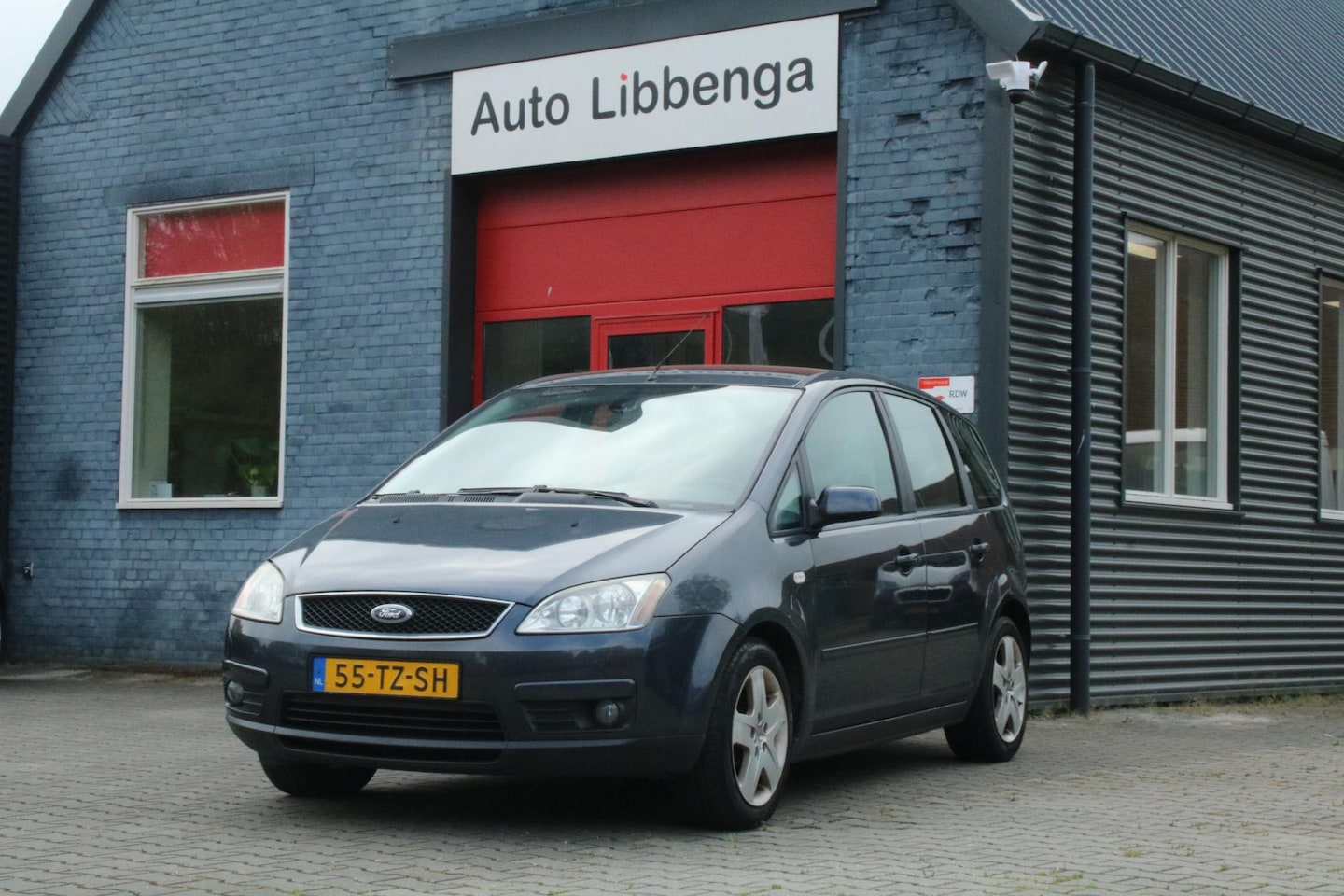 Ford Focus C-Max - 1.6-16V Futura DUAL AIRCO ECC / STUURBEKR. / CRUISE CONTROLL / TREKHAAK / FUTURA UITVOERIN - AutoWereld.nl