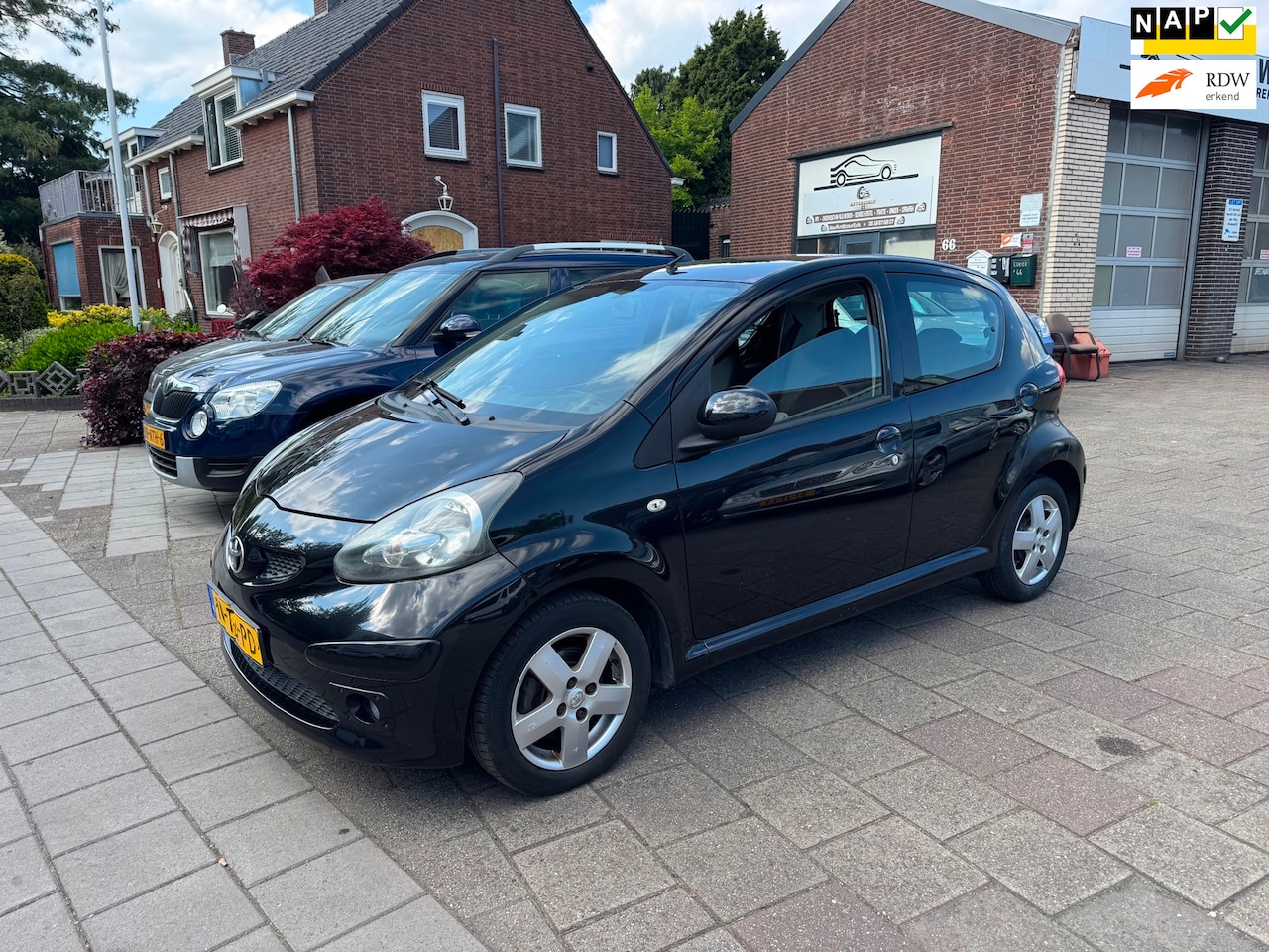 Toyota Aygo - 1.0-12V Sport 1.0-12V Sport | Nieuwe APK - AutoWereld.nl