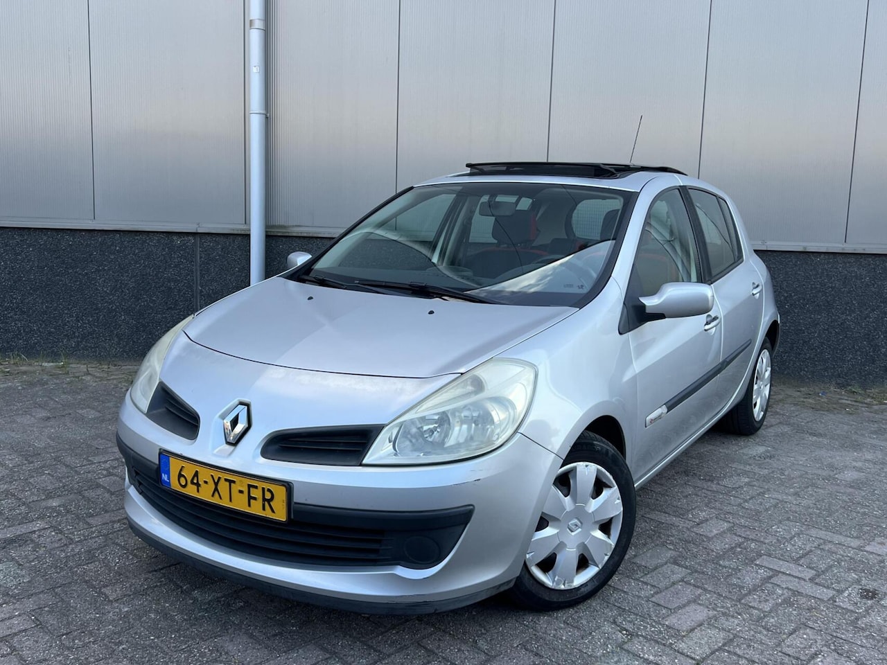 Renault Clio - 1.4-16V Rip Curl Panoramadak Nwe Koppeling NAP - AutoWereld.nl