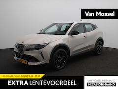 Alfa Romeo Junior - 1.2 Turbo Hybrid Ibrida | Apple Carplay/Android Auto | Parkeersensoren | Climate Control |