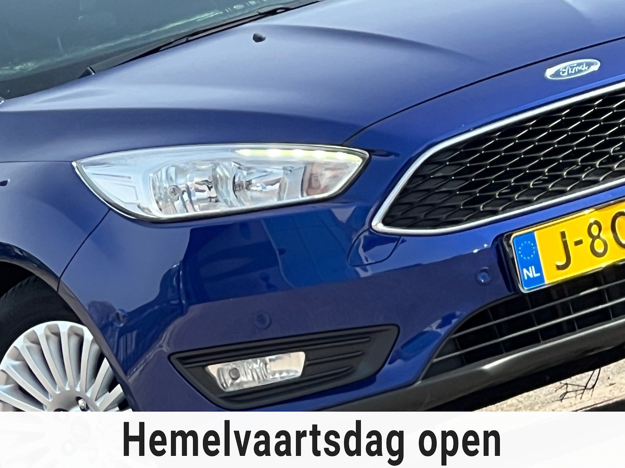 Ford Focus Wagon - 1.0 Titanium - Deep Impact Blue - Stoel/Stuur/Voorraam verwarming - AutoWereld.nl