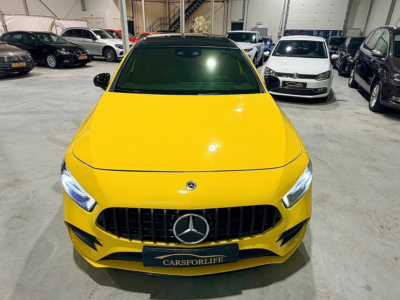 Mercedes-Benz A-klasse - 180 AMG-LINE Pano|Sfeer|360|Automaat. - AutoWereld.nl