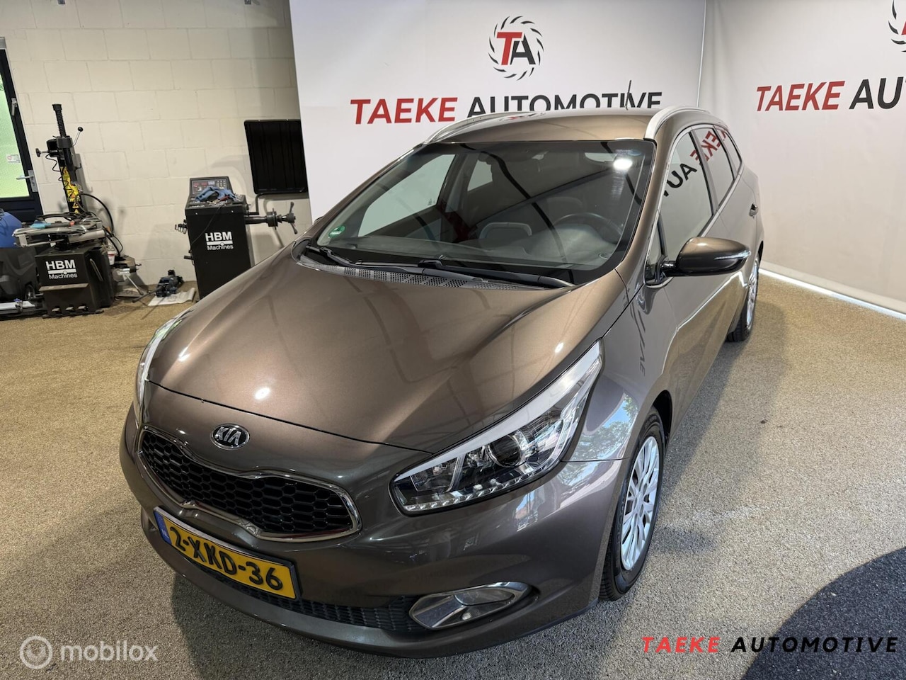 Kia Cee'd Sportswagon - 1.6 GDI BusinessLine CAMERA/SENSOREN - AutoWereld.nl
